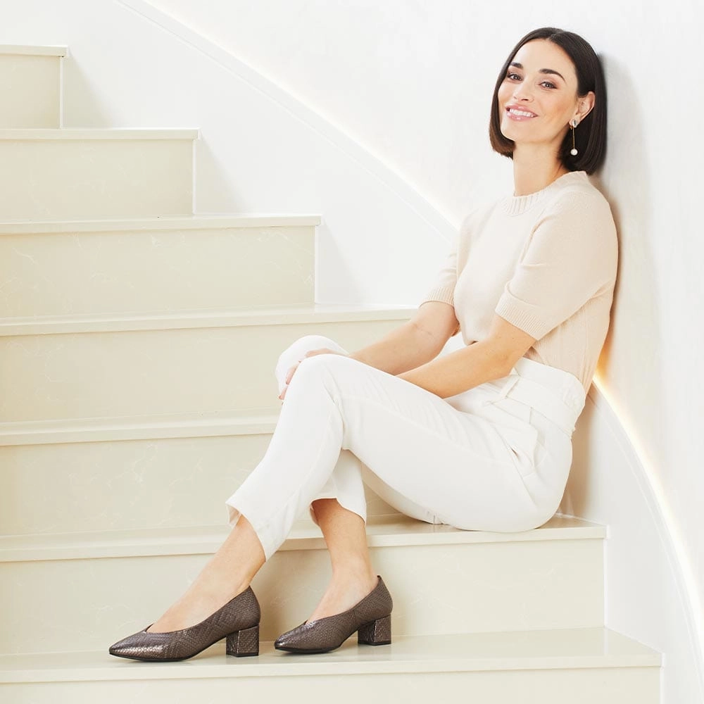 Luxury Office Shoes Sleek Sandals Ingrid: Bronze Weave Leather