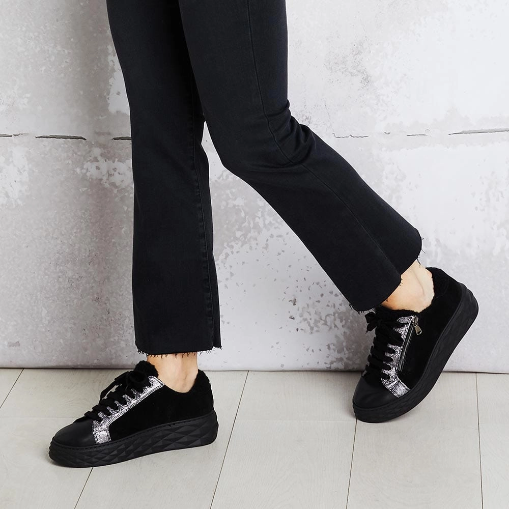 Unique Style Porto Fur: Black Leather & Suede