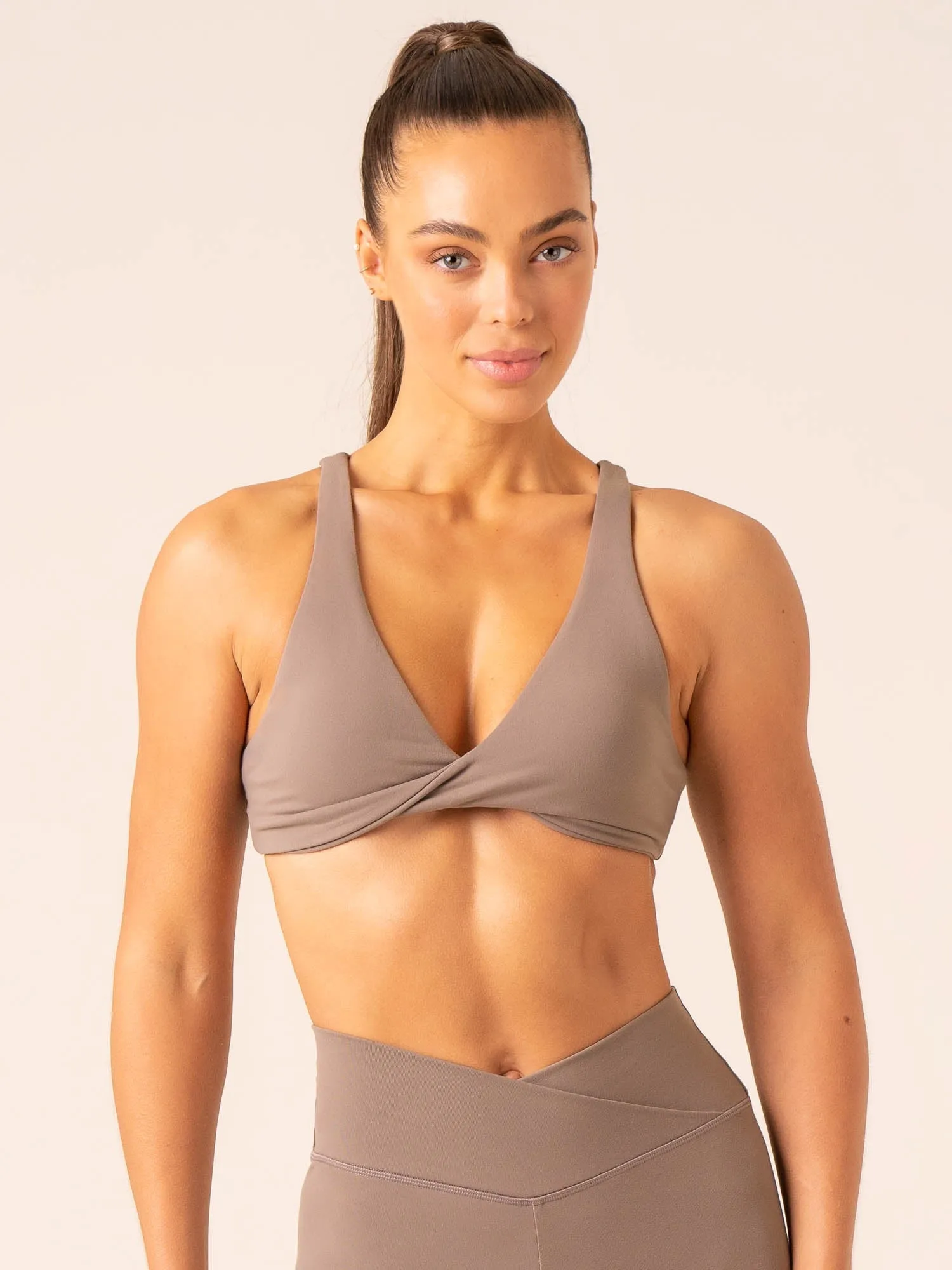 extra-large Momentum Twist Sports Bra - Taupe
