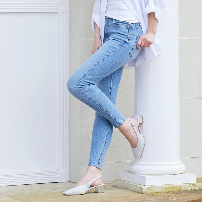 Verity: Pale Gray Leather Soft Material