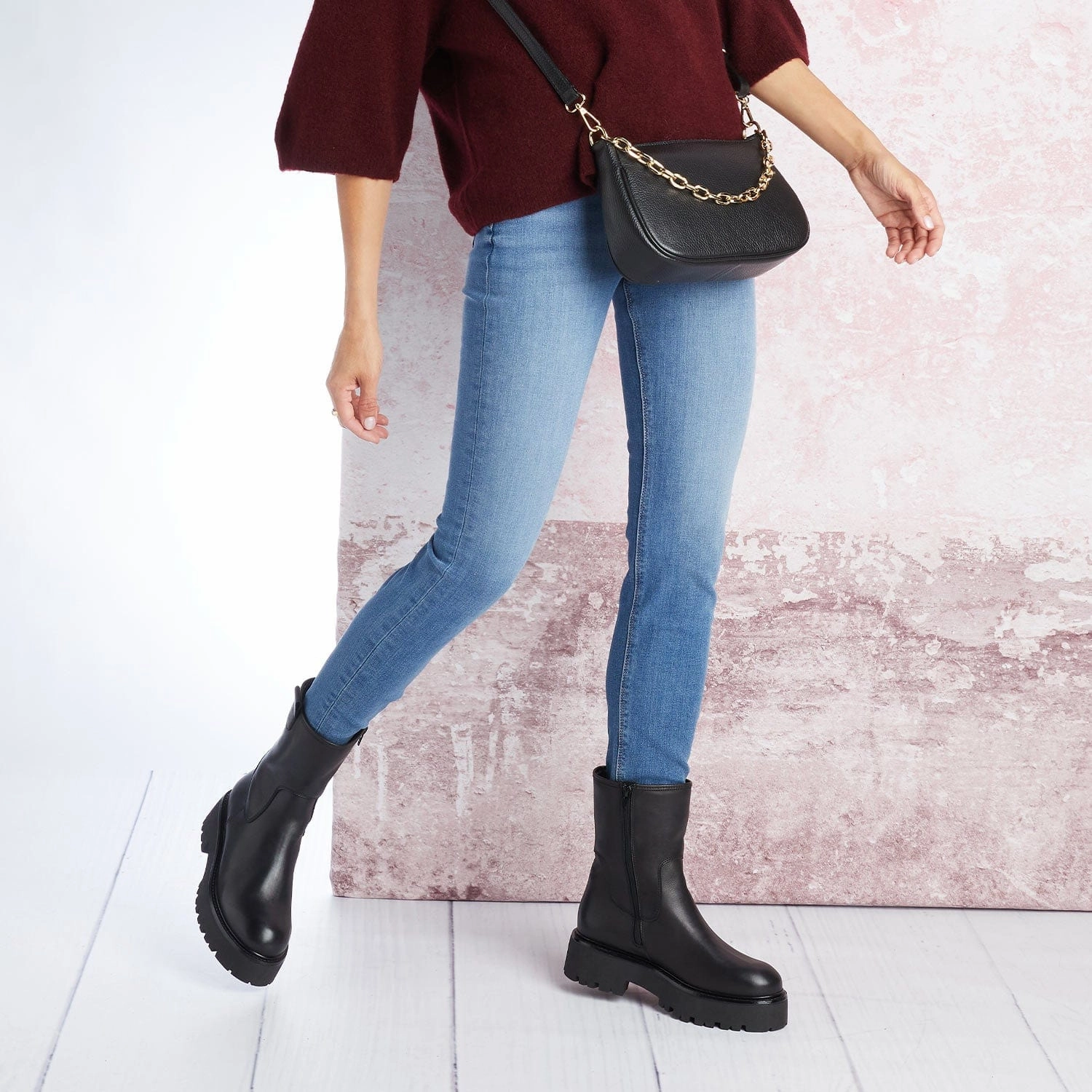 Reign: Black Leather Heat resistant