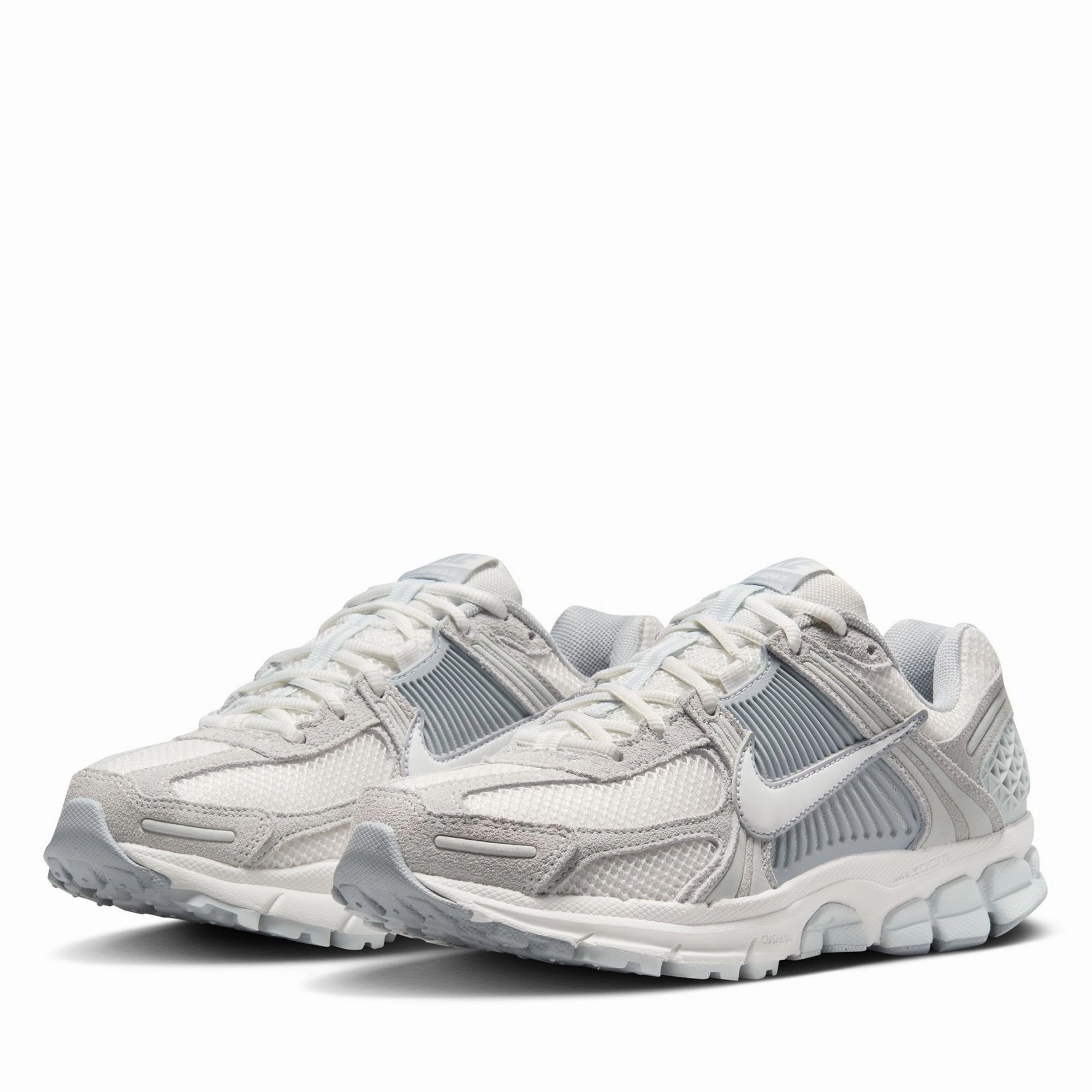 Hold Smooth Stylish Look Women's Nike Zoom Vomero 5 - Pure Platinum/Summit White