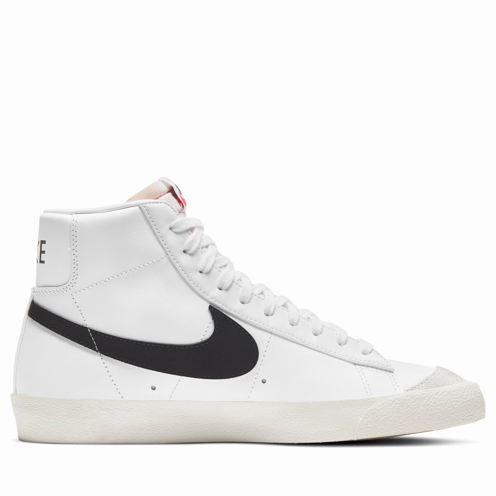 Nike Blazer Mid '77 VNTG - White/Black Trendy Walking Shoes