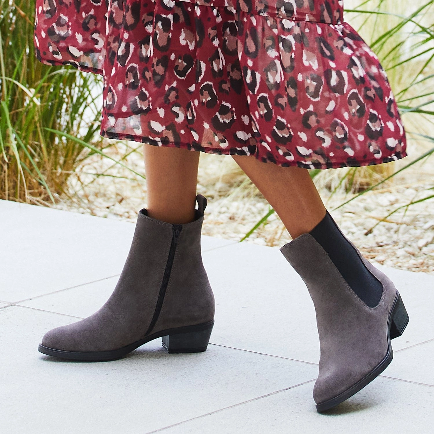 Rider: Gray Suede sweat-wicking Mud Resistant Night Travel