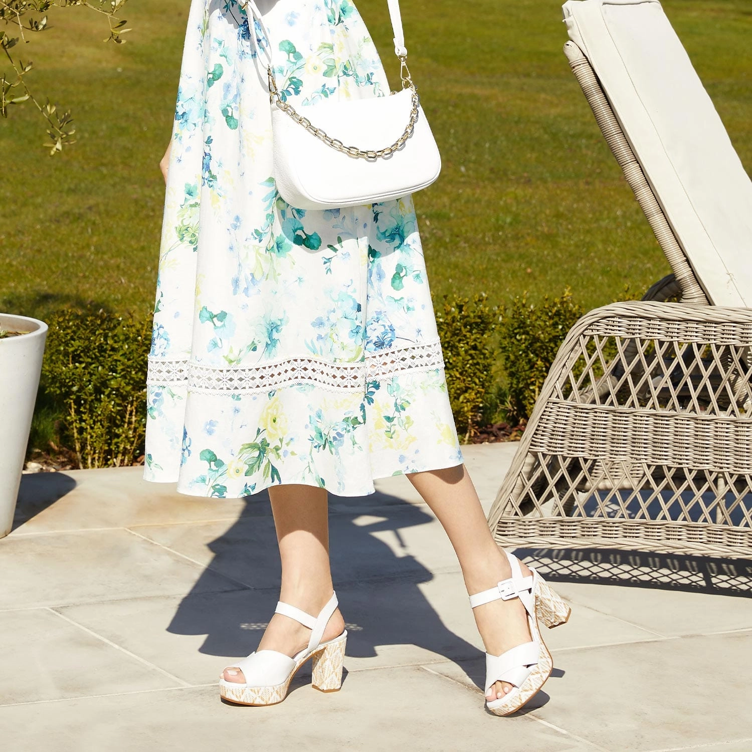 Seamless Edge Finish Skin Breath Ruby: White Leather & Raffia