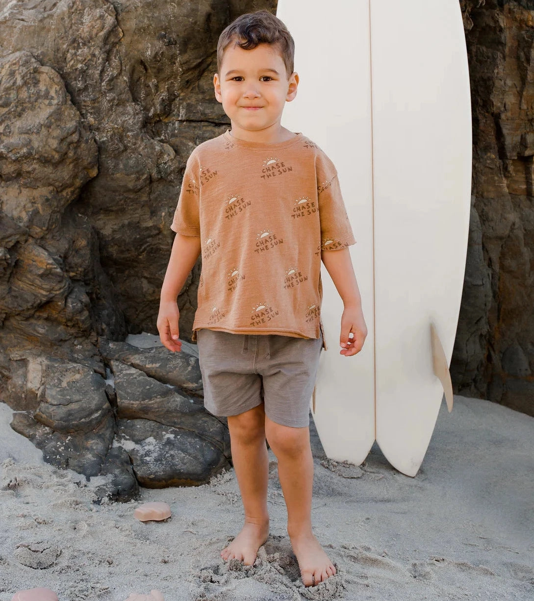 Rylee   Cru Kids Unisex RAW EDGE T-SHIRT - CHASE THE SUN Summer kids' apparel machine - washable
