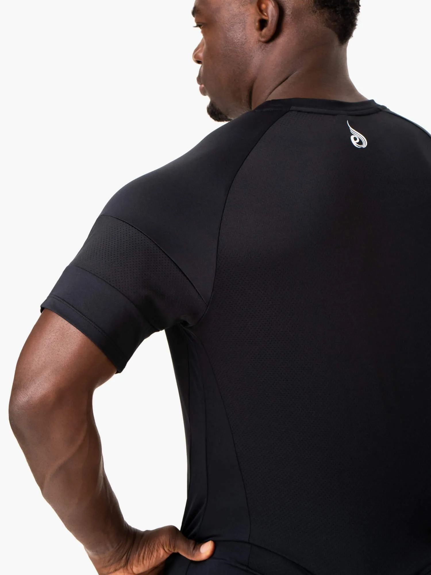 Seamless Leg Construction Action Mesh T-Shirt - Black simple design Ultra Stretch