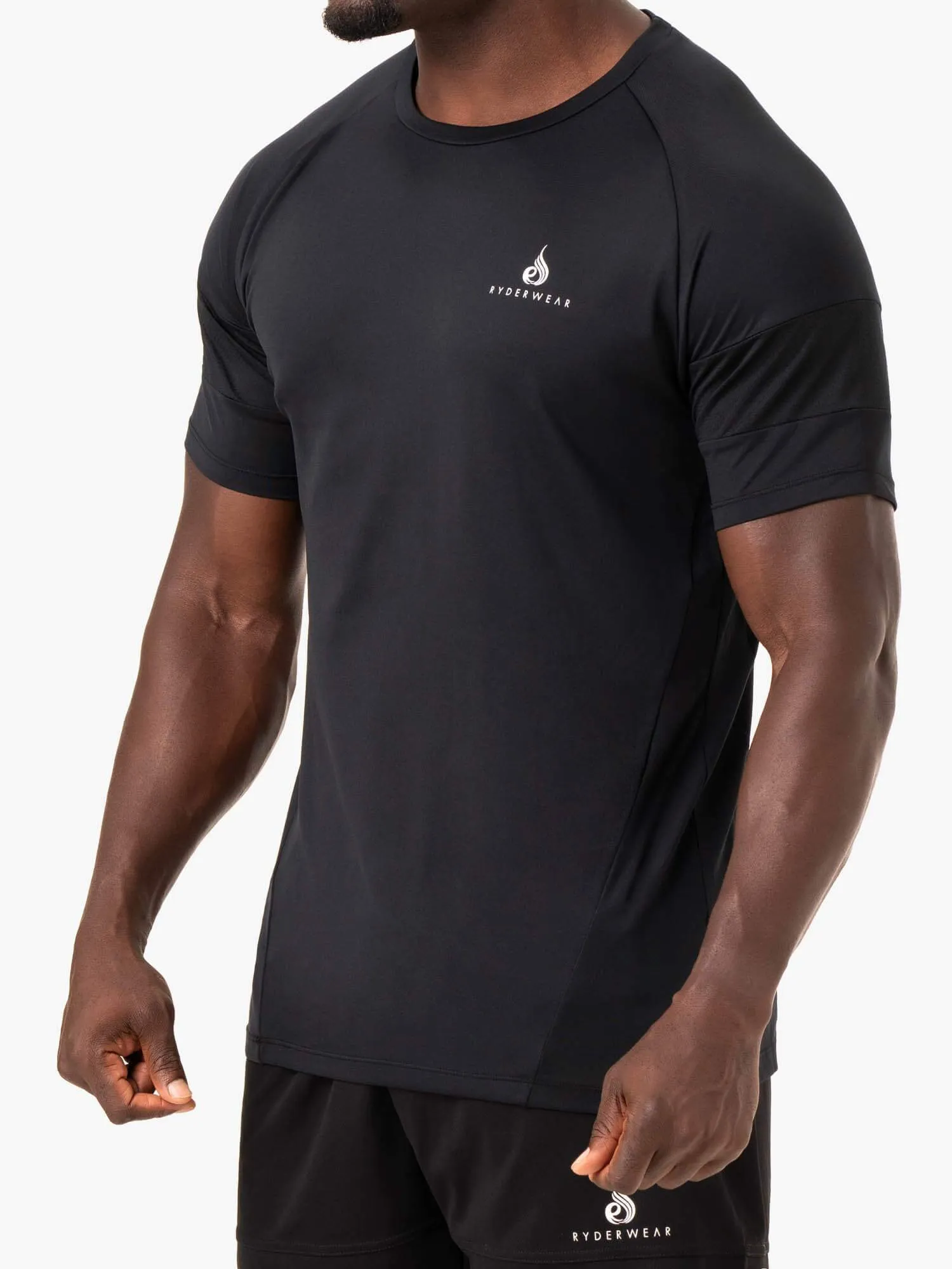 Minimal Cut Seamless Leg Construction Action Mesh T-Shirt - Black