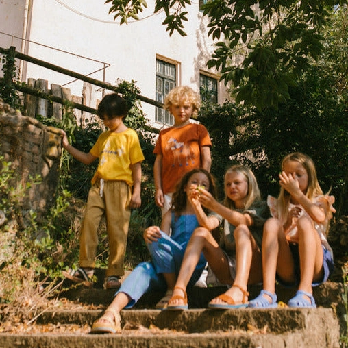 TINYCOTTONS Kids SANTORINI BIRDS TEE in Yellow/Light Cream Relaxed - Fit Low contrast children's clothes