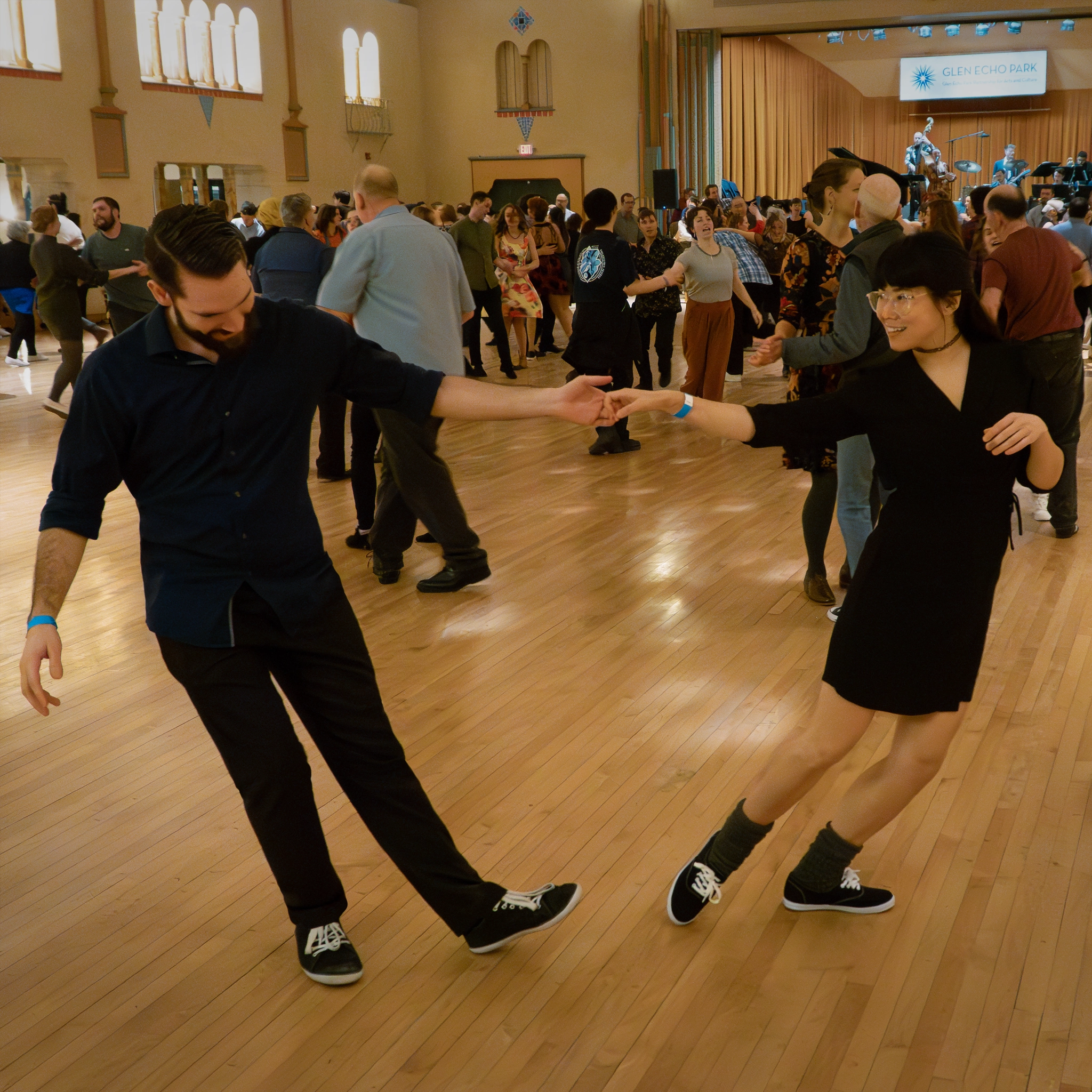 Aris Allen Men's White Canvas Gym Style Dance Sneakers Water Resistant Lining Energy Return Core