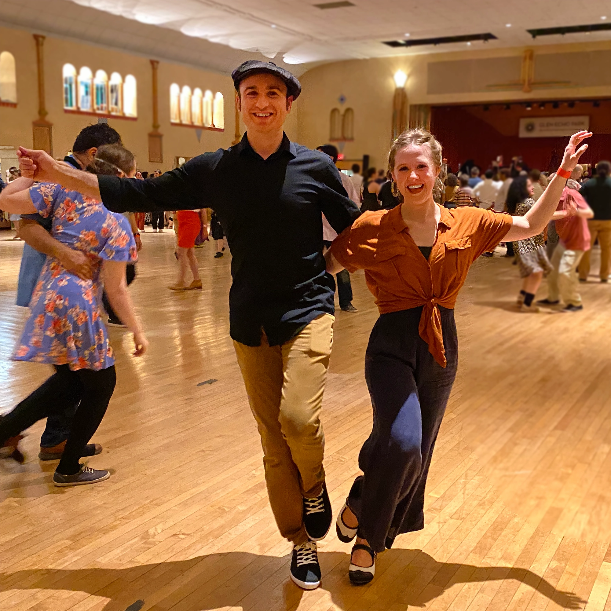 Basketball sneakers Comfort Fit Design Aris Allen Men's White Canvas Gym Style Dance Sneakers