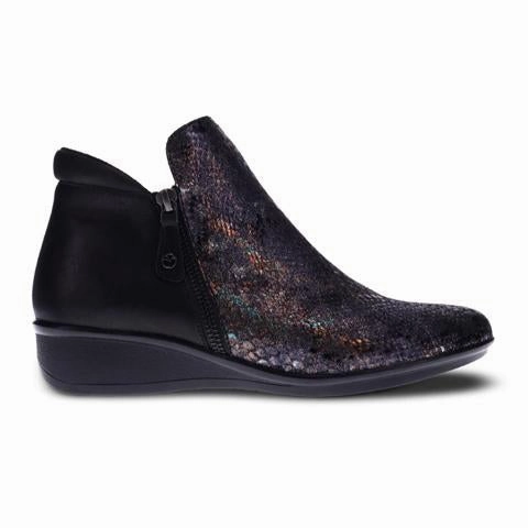Soft Sole Shoes Natural Feel Revere Damascus Ankle Boot (Women) - Black/Metallic Python