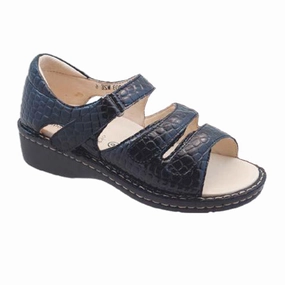 Comfortable For Workouts Deer Tracks Andrea Backstrap Sandal (Women) - Black