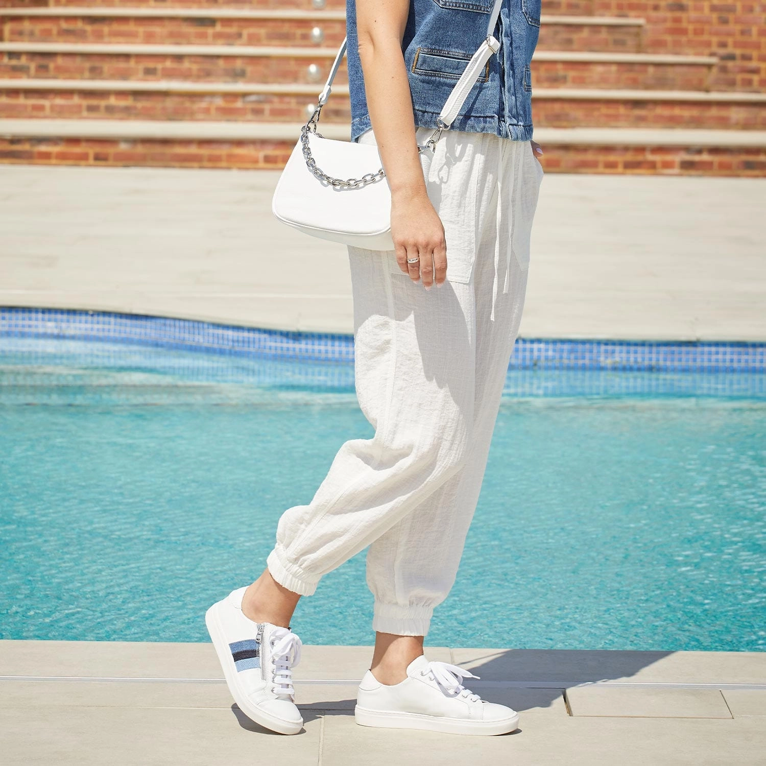 Sprint: White Leather & Multi Denim zip