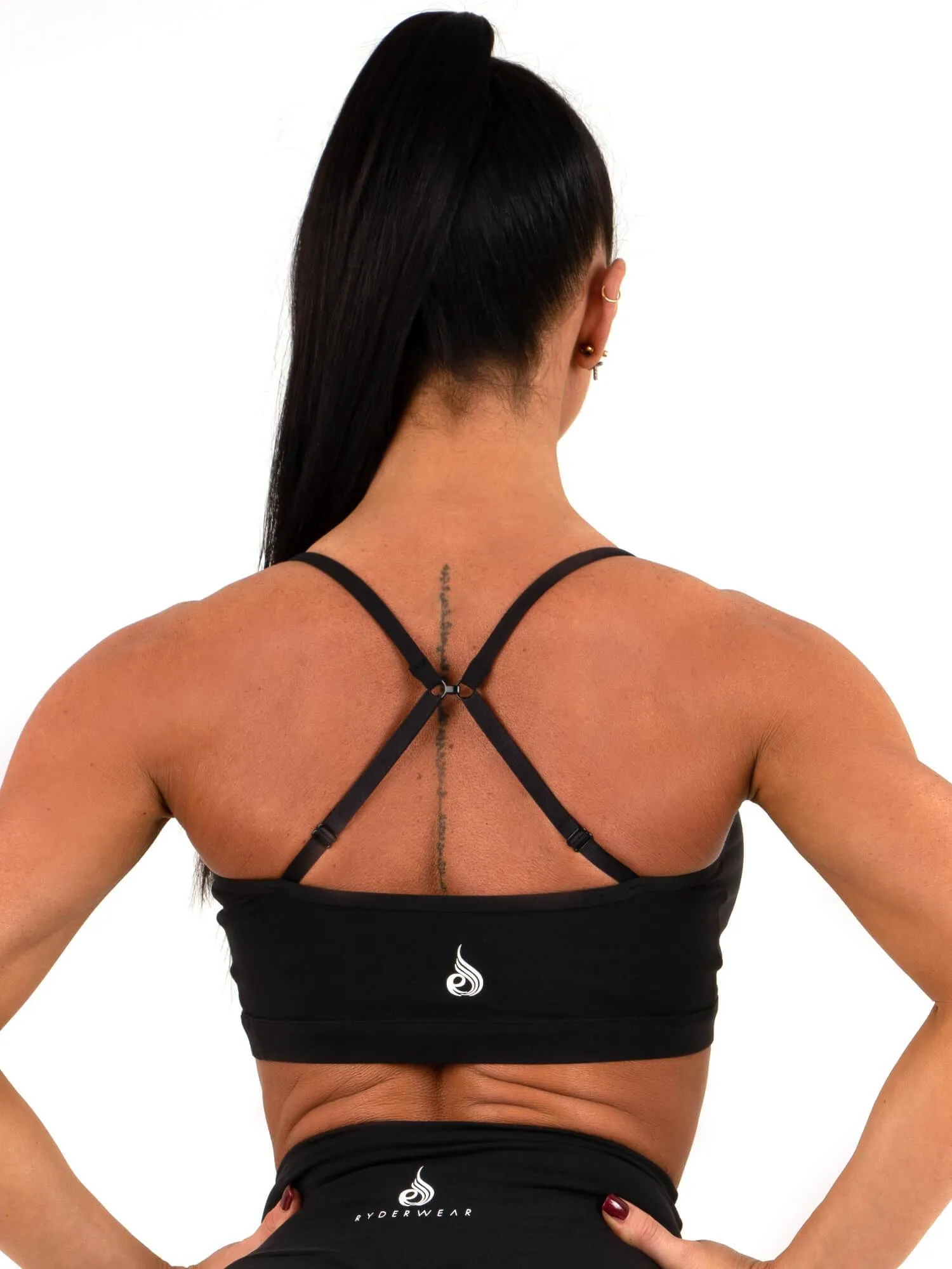 Staples Sports Bra - Black Durable structure Recycled