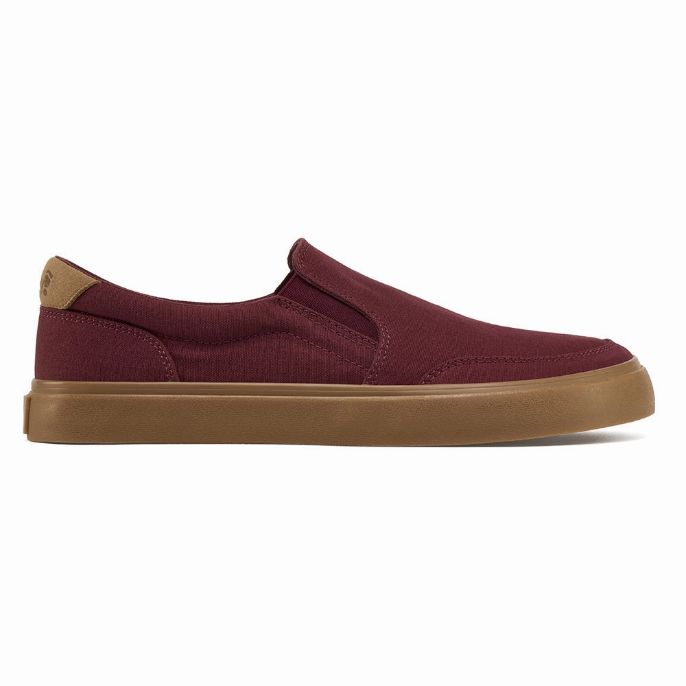 STREETSTYLE Slip-On Plum Dinner Step Log Path