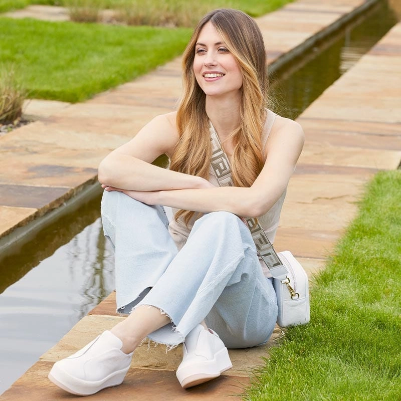 Clean Silhouette Urban Look Drama: White Leather