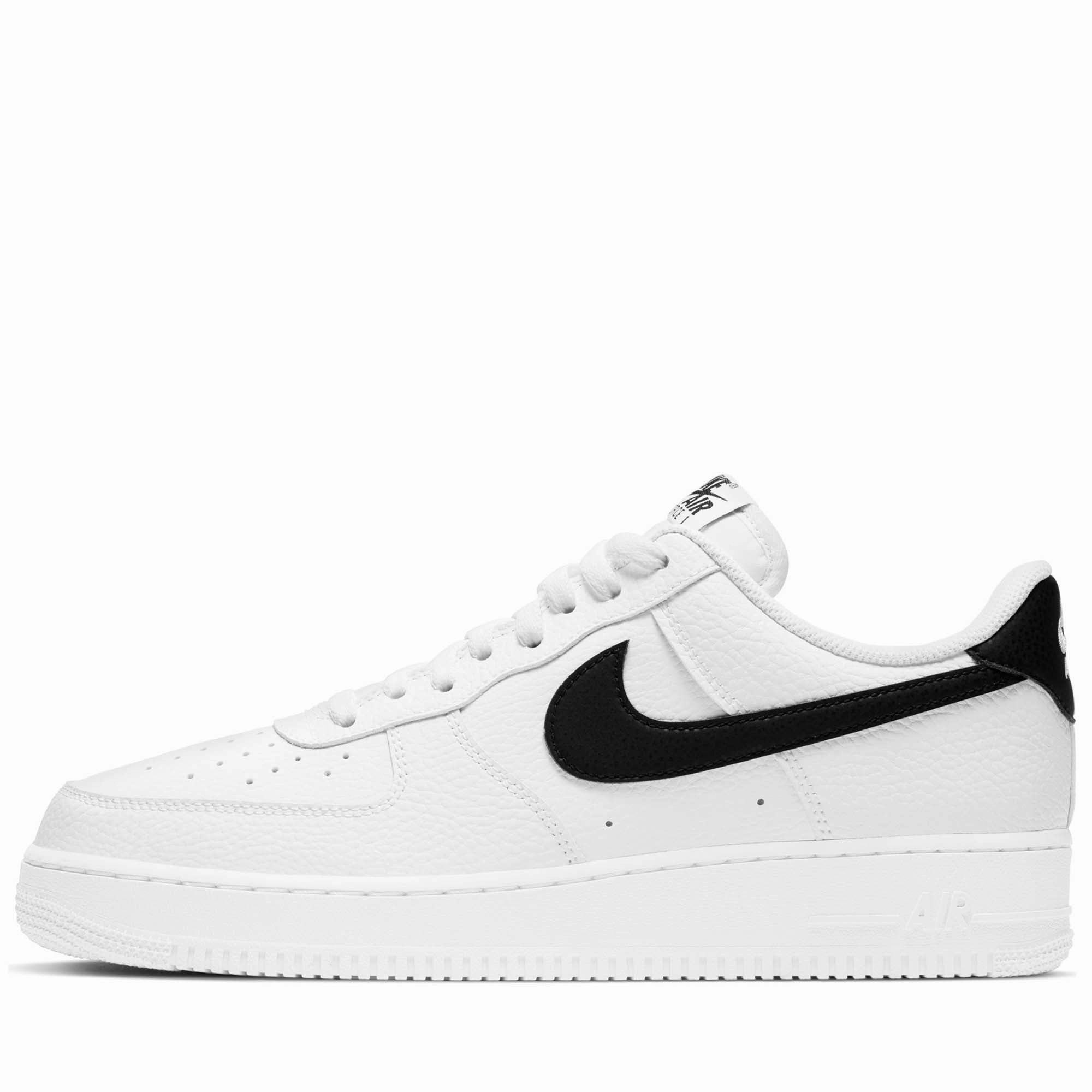 Stylish Casuals Contemporary Look Nike Air Force 1 '07 - White/Black