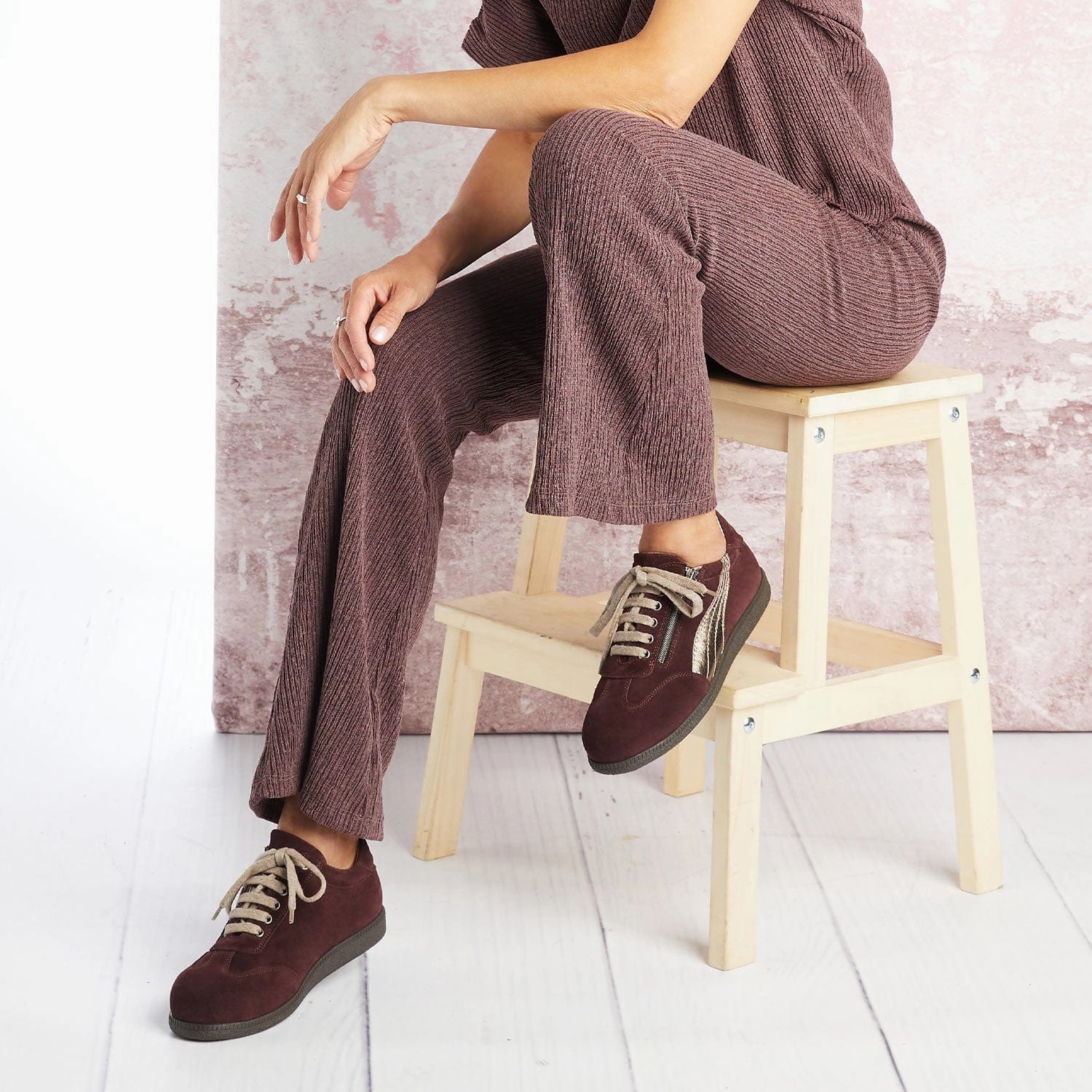 Swirl: Plum Suede Power Step Adjustable Lace Closure