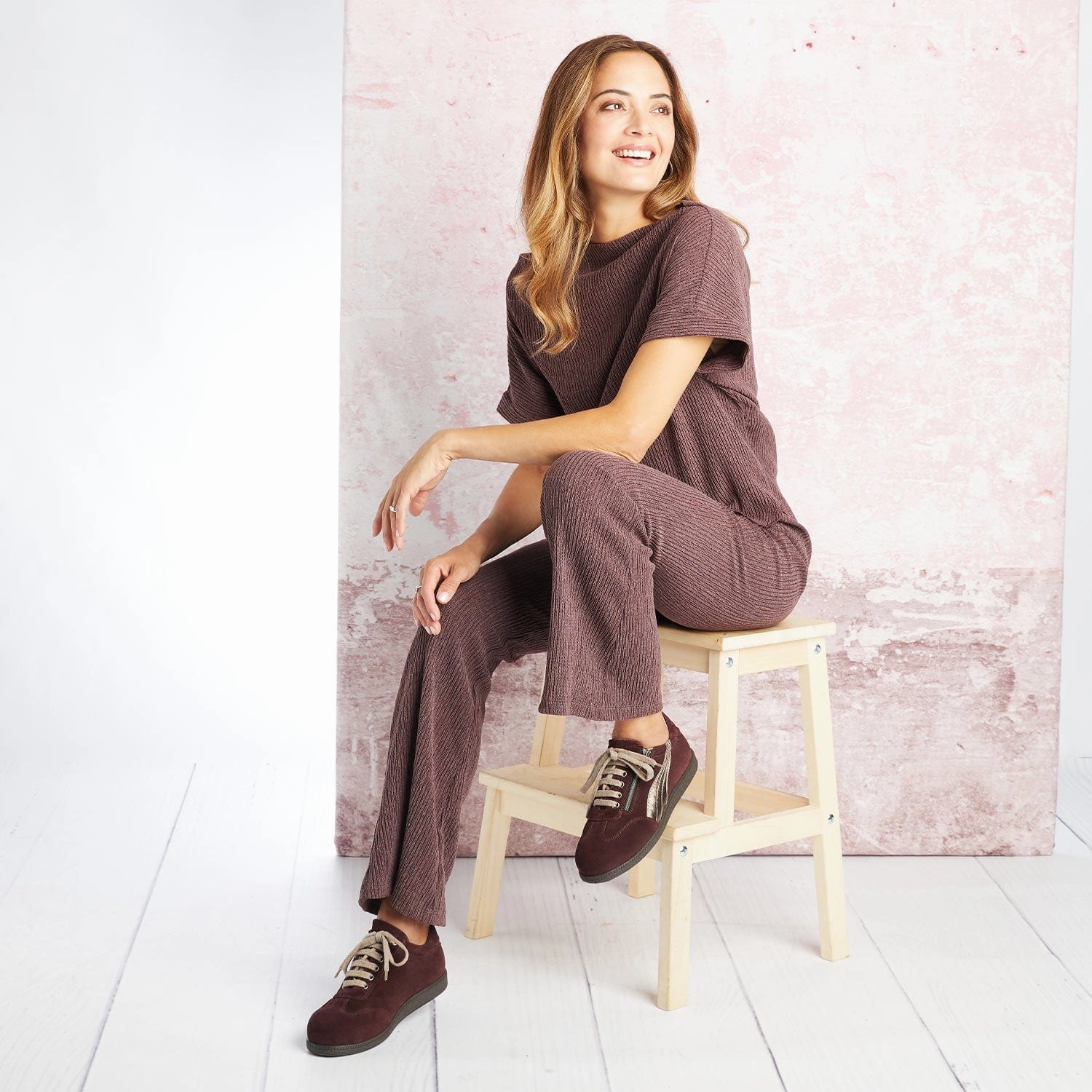 Responsive Footbed Swirl: Plum Suede