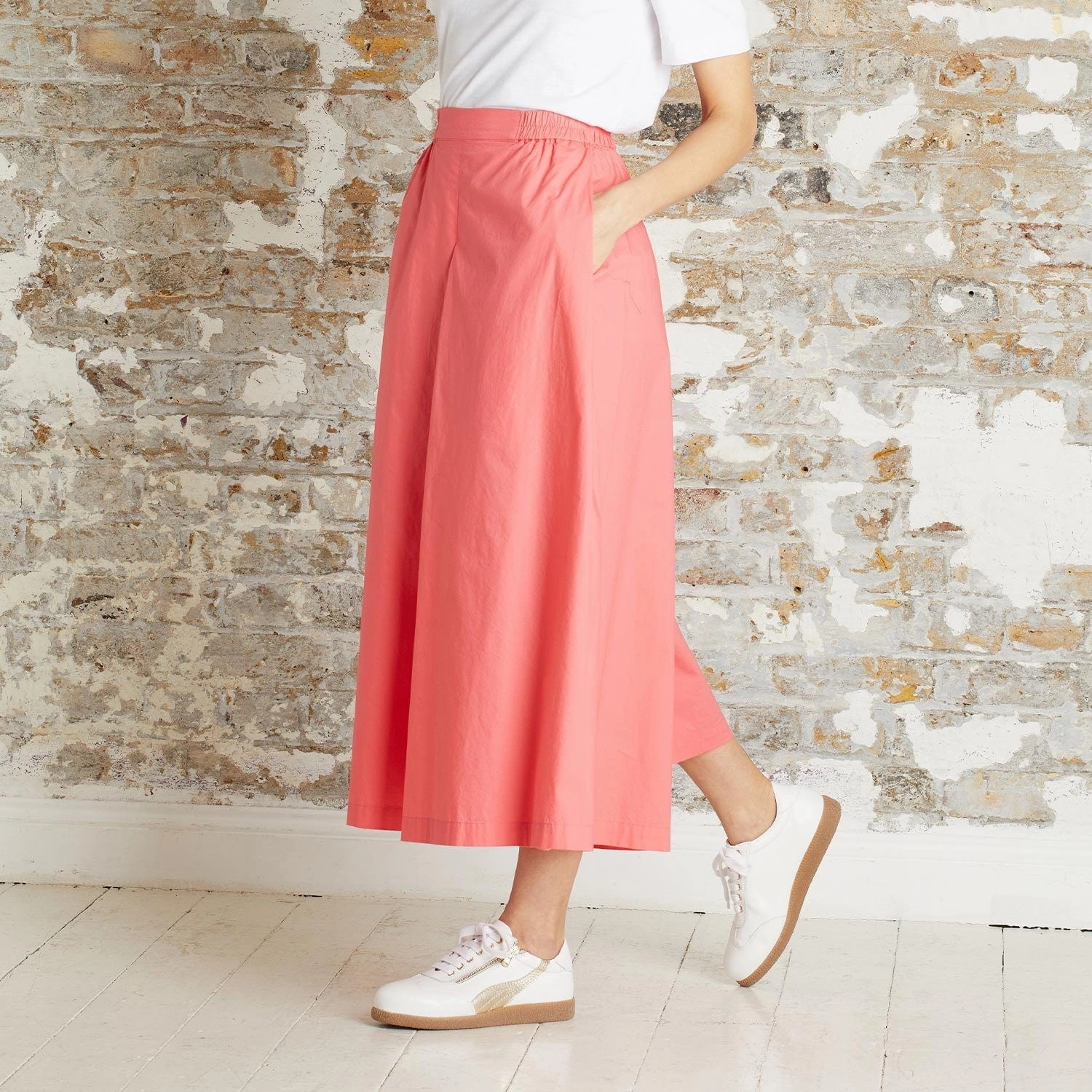 Premium Durability Swirl: White Leather & Gold