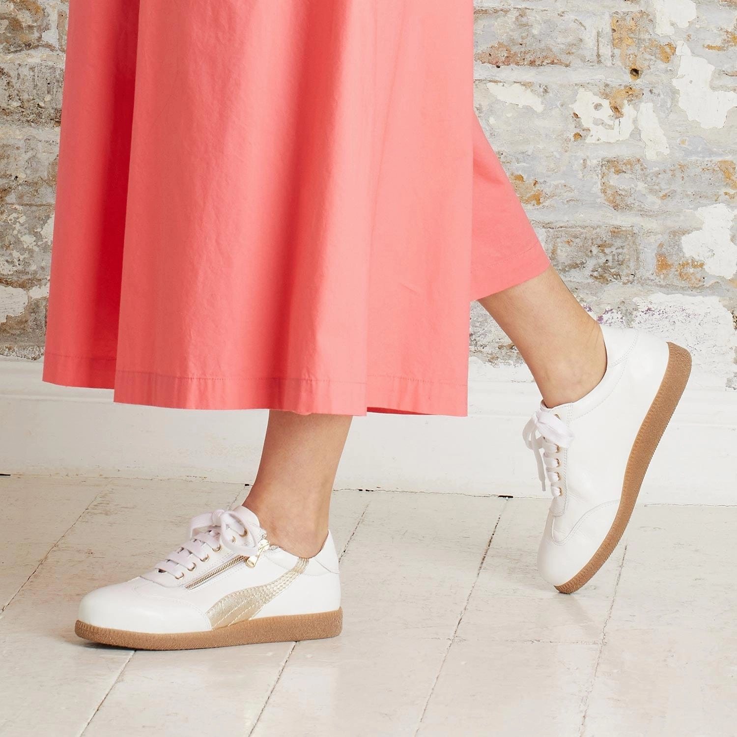 Active Days Swirl: White Leather & Gold