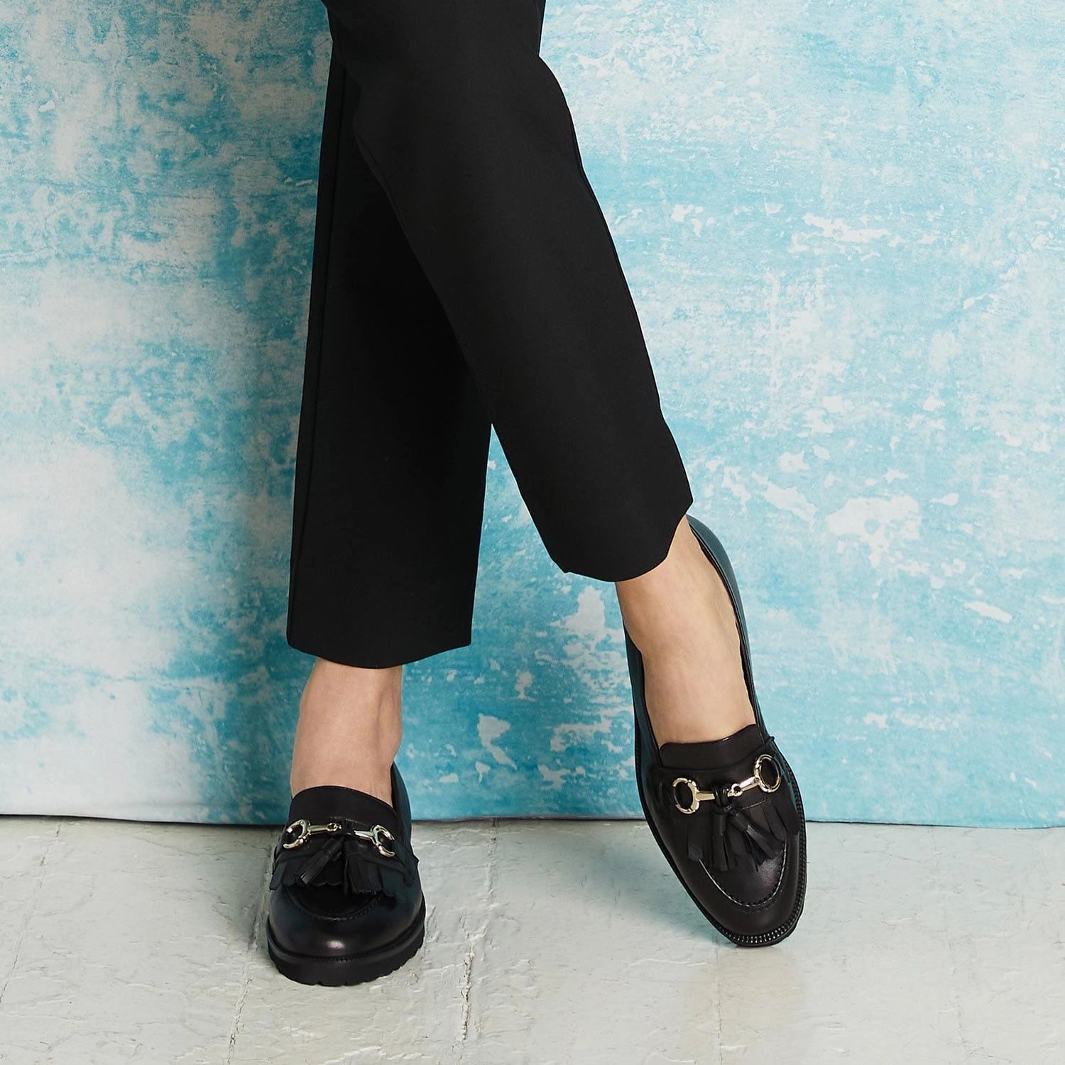 Stone Glow Hand Wash Tanner: Black Leather