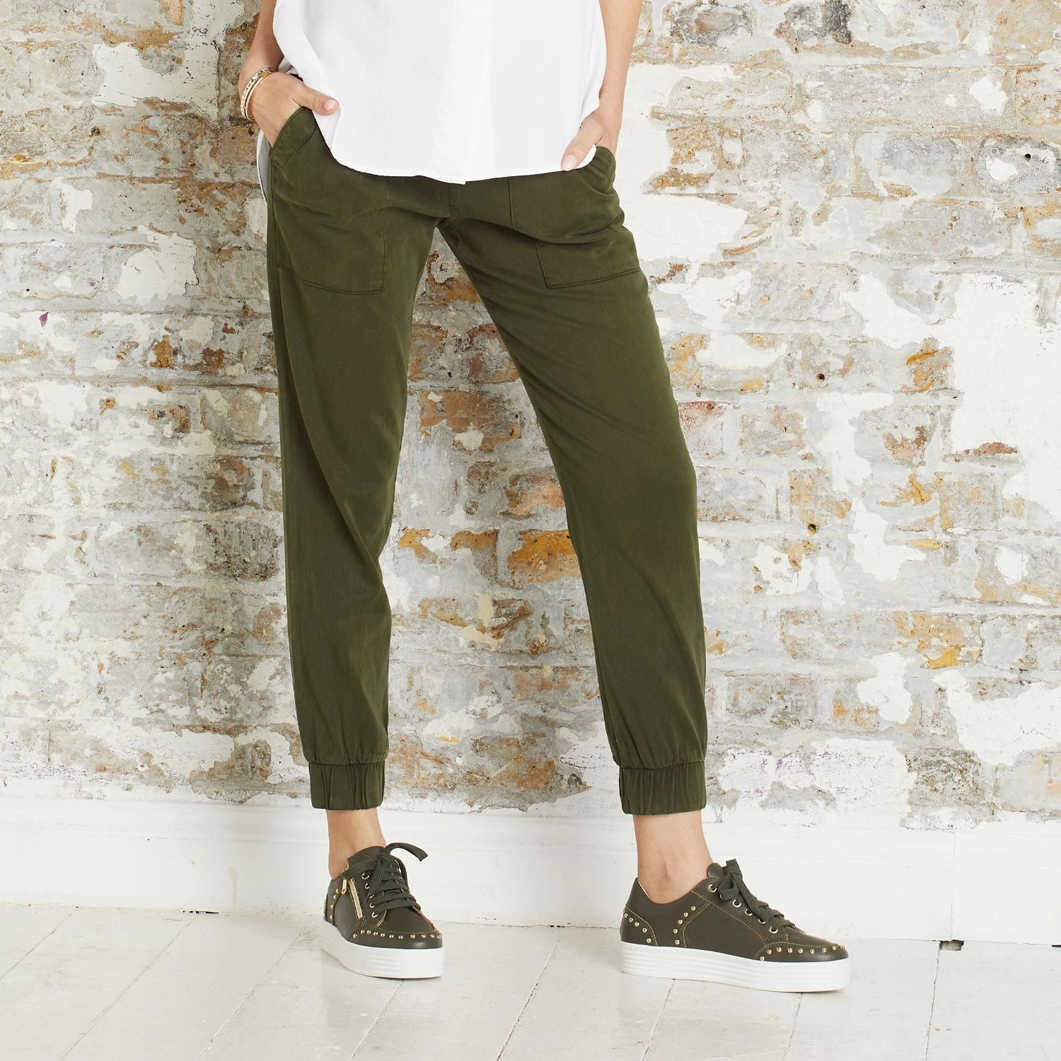 Haven: Olive Leather Lightweight Ease