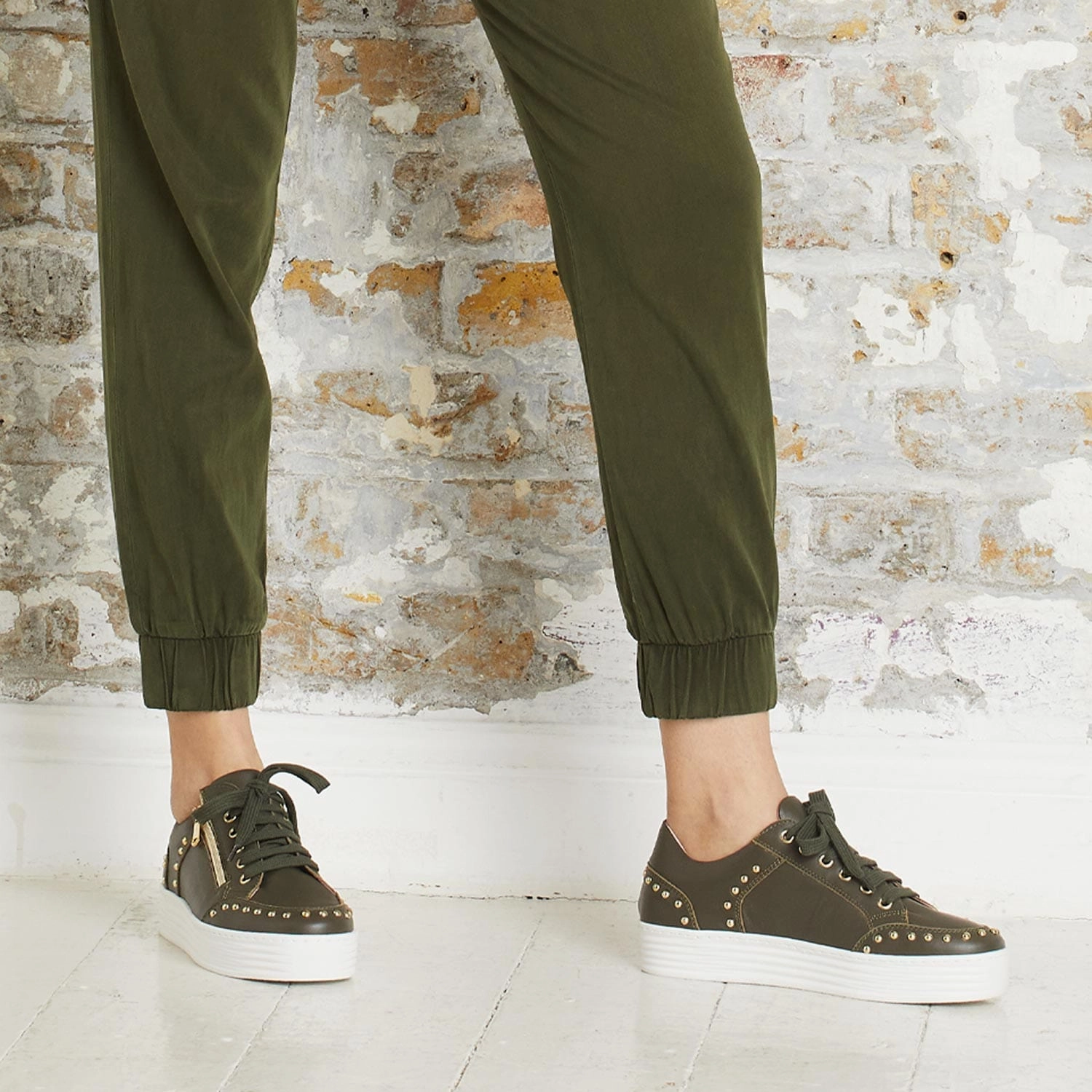 Haven: Olive Leather Moisture   Wicking