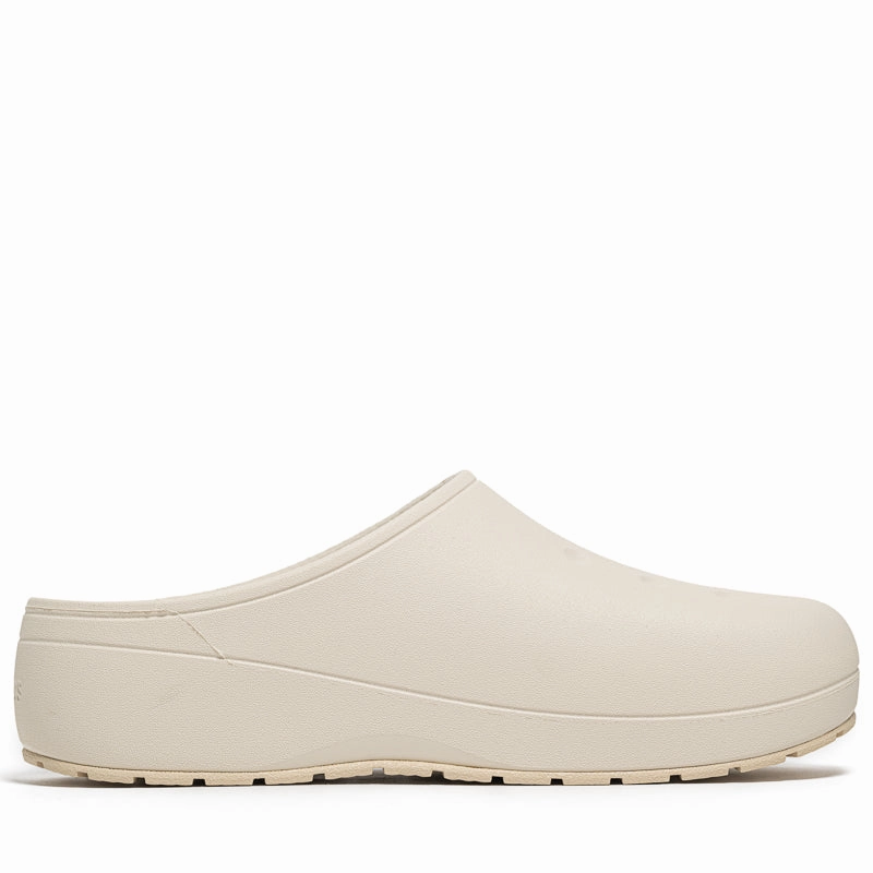 Crocs Classic Quiet Clog - Stucco Extended Wear