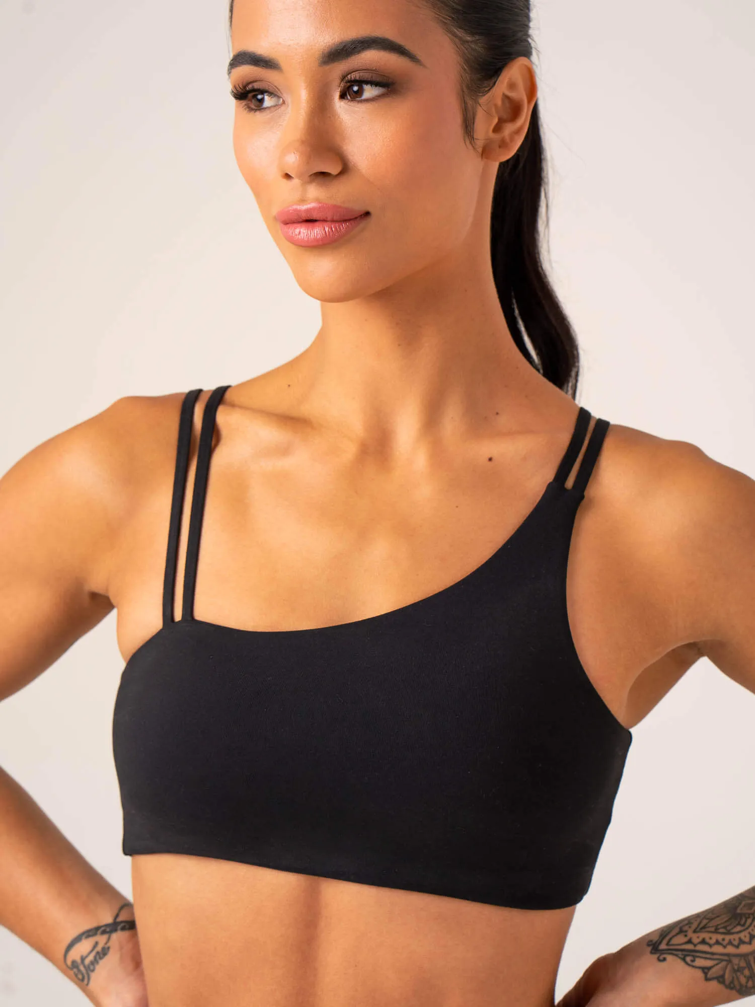 Collared Comfortable Hold Unstoppable One Shoulder Sports Bra - Black