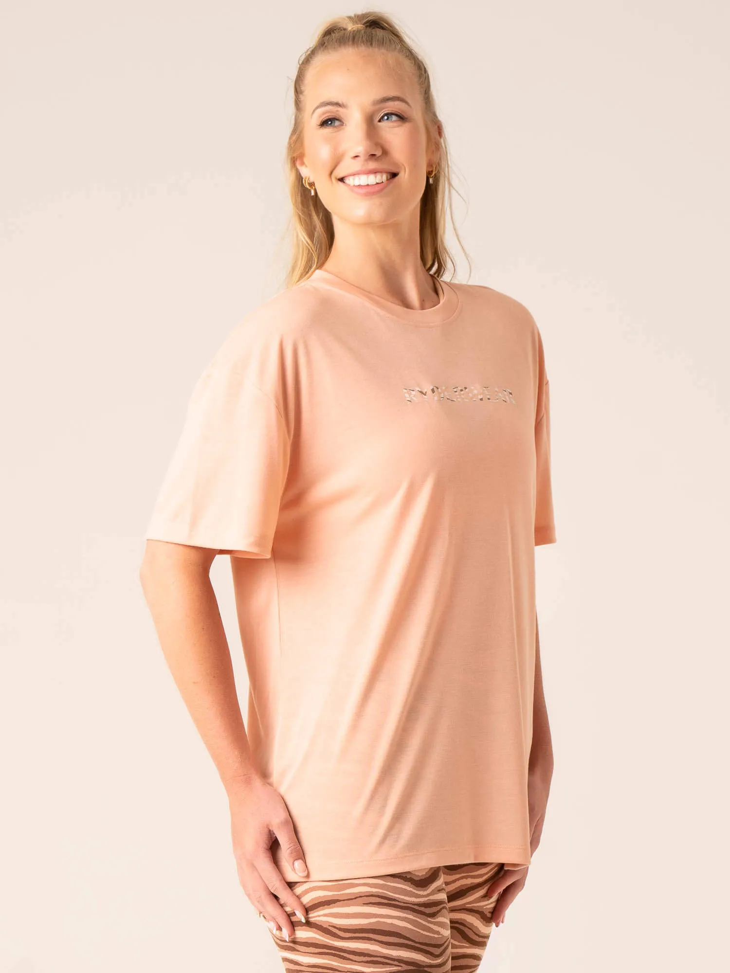 Vintage Look Unstoppable Oversized T-Shirt - Peach