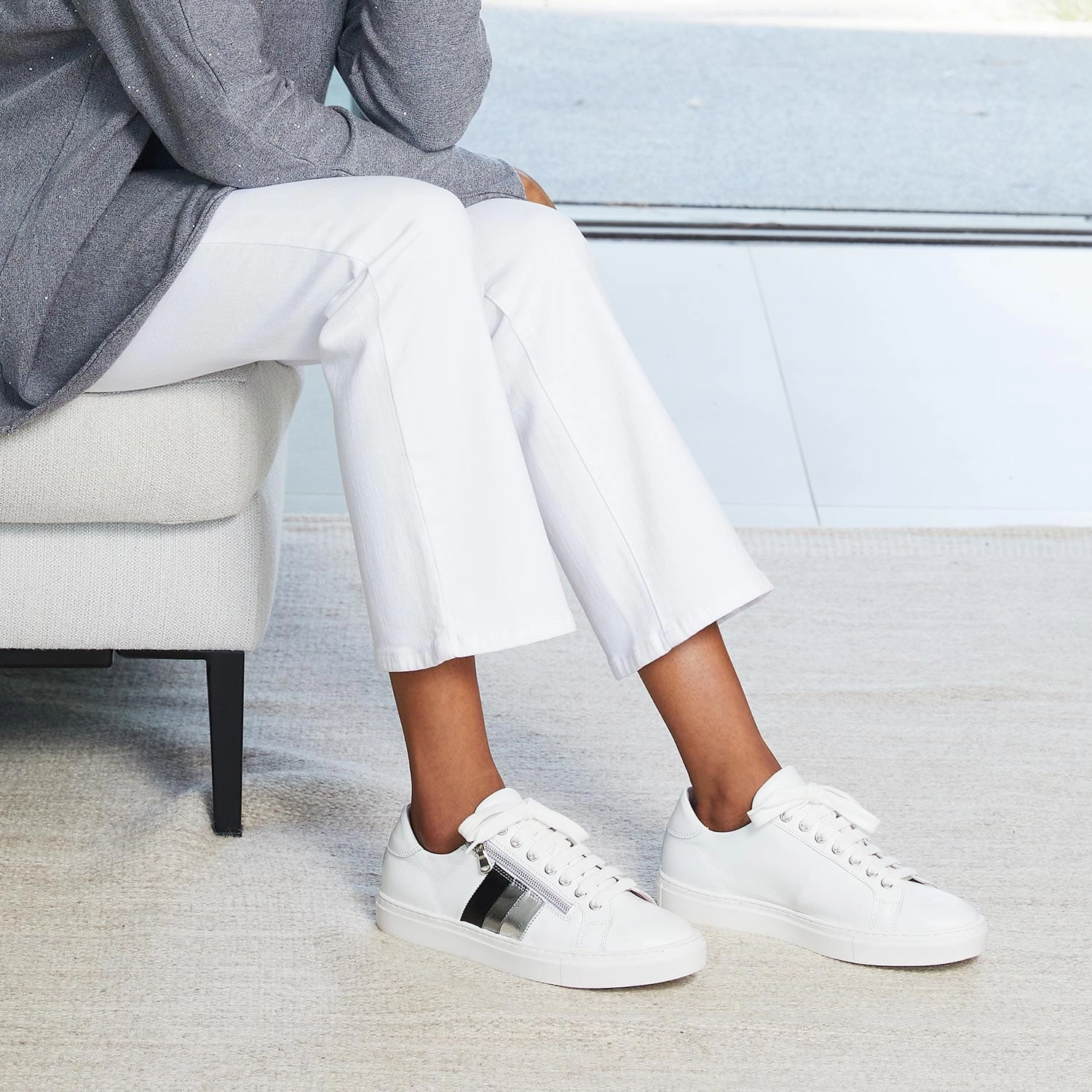 Dynamic Flexibility Heel Support Sprint: White Leather & Metallic