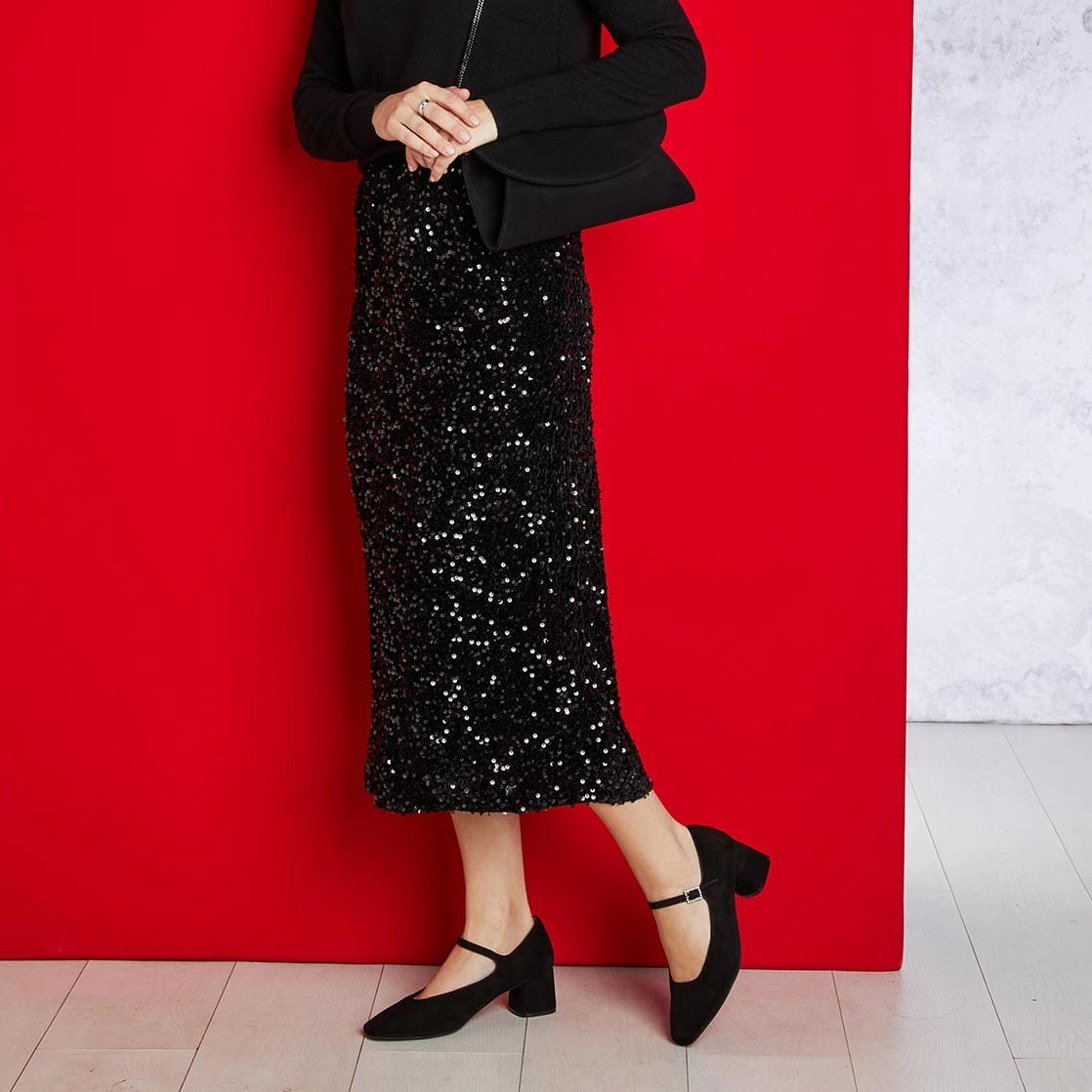 Vida: Black Suede Cozy Mood