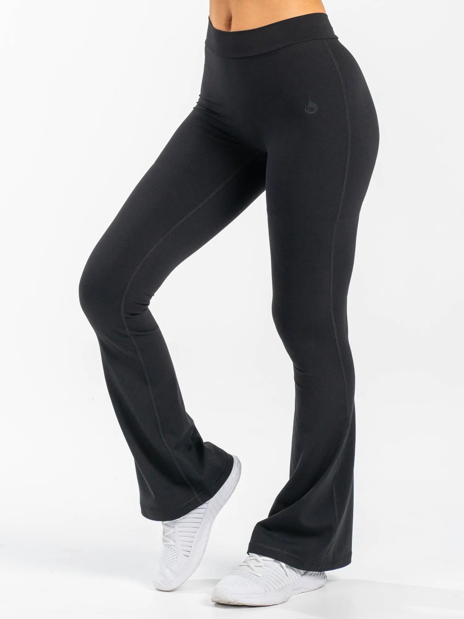 Minimal Comfort All Day Use NKD V Scrunch Flared Leggings - Black